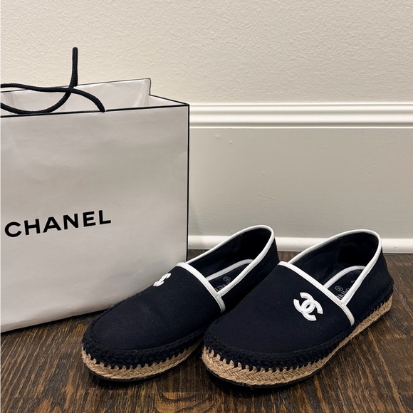 Chanel Black Canvas Espadrilles Flats 40 | White Trim Logo Slip-On Shoes - Picture 2 of 7